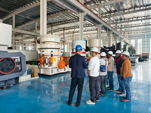 Zhengzhou Meishuo Welcomes International Delegation for Technical Acceptance of HP300 Cone Crusher